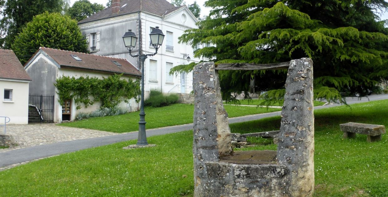 Aulnoy - place de la Mairie