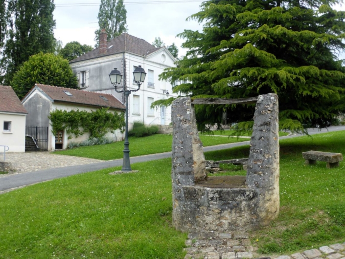 Aulnoy - place de la Mairie