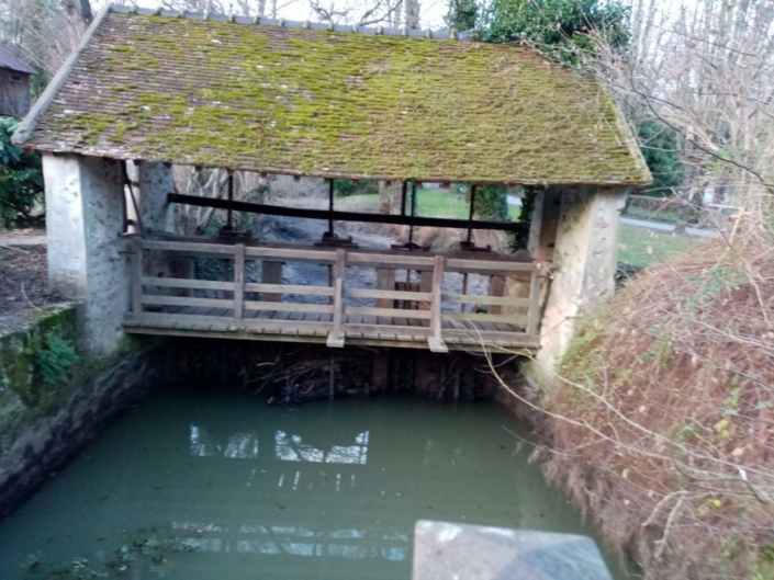 Coulommiers Passerelle parking des Capucins