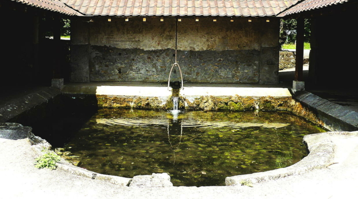 St Ouen sur Morin lavoir face fontaine St Ouen